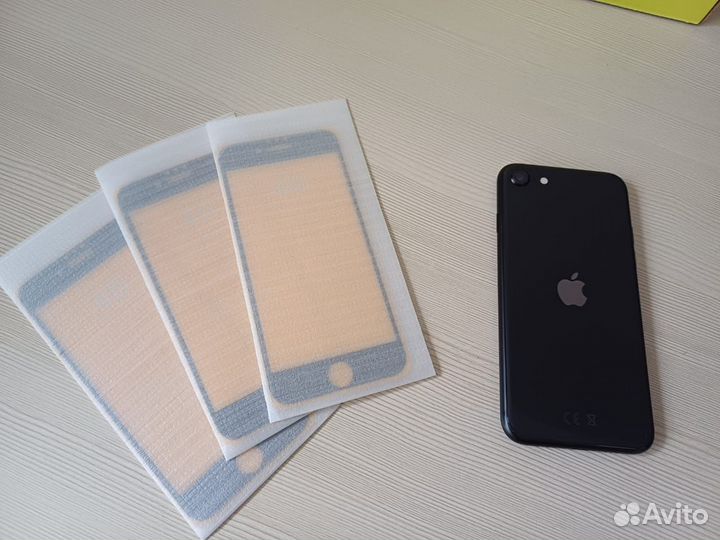 Телефон iPhone se 2020