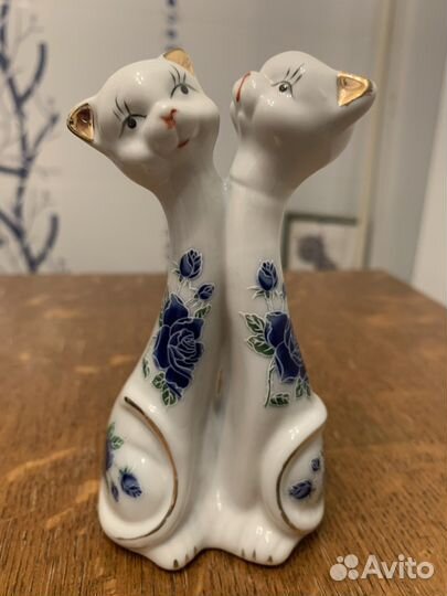 Статуэтка фарфор