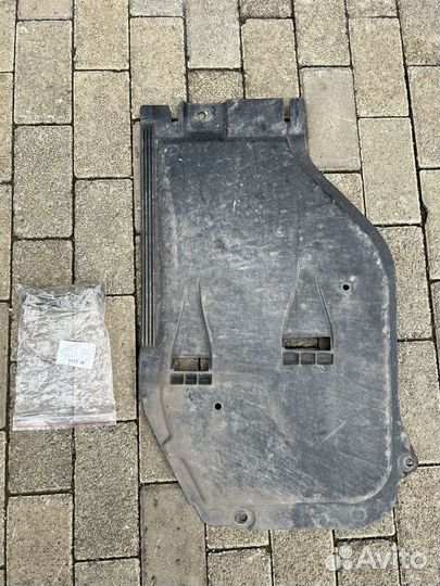 Защита двигателя mercedes A2465201523