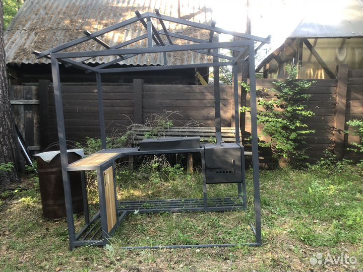 Мангал с крышей
