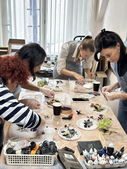 Обучение работе с эпоксидной смолой