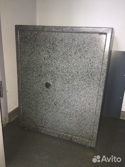 Сейф металлический