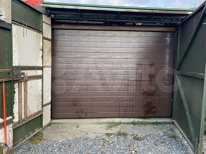 Гараж, > 30 м²