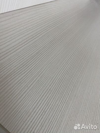 Туалетный столик с зеркалом и подсветкой