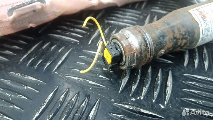 Шторка безопасности mitsubishi ASX 1 2010