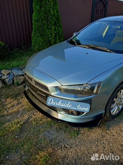 Сплиттер накладка на бампер чёрный глянец