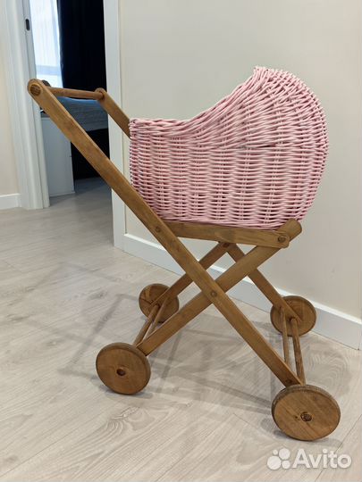Коляска люлька для кукол из бумажной лозы