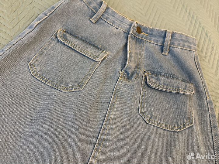 Юбка джинсовая с разрезом спереди