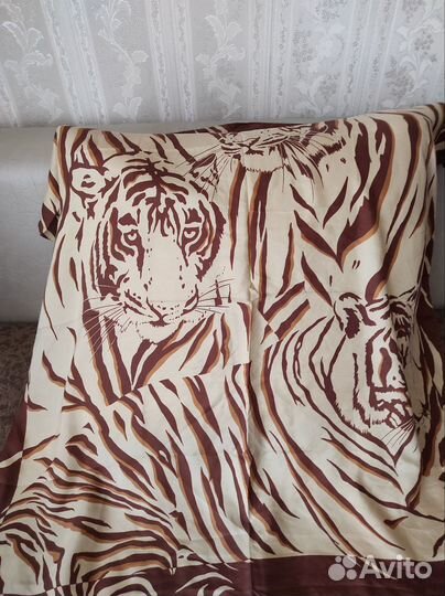 Шелковый платок шейный