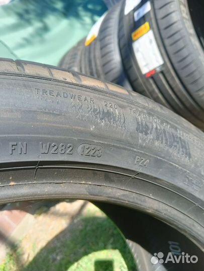 Pirelli P Zero PZ4 285/40 R21 109Y