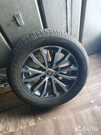 Колеса оригинал Toyota 265 55 R19