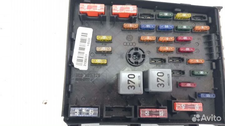 Блок предохранителей VW Passat CC