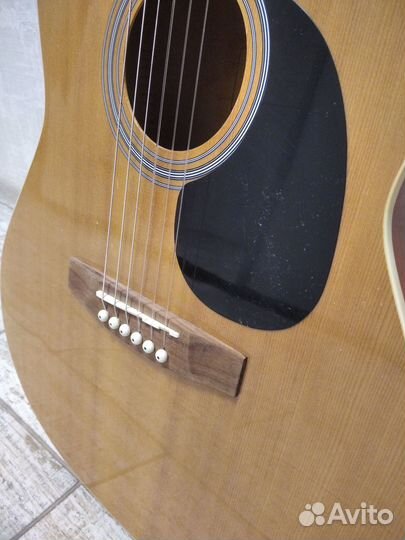 Акустическая гитара