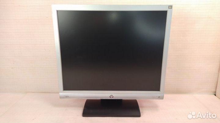 Монитор б/у 17
