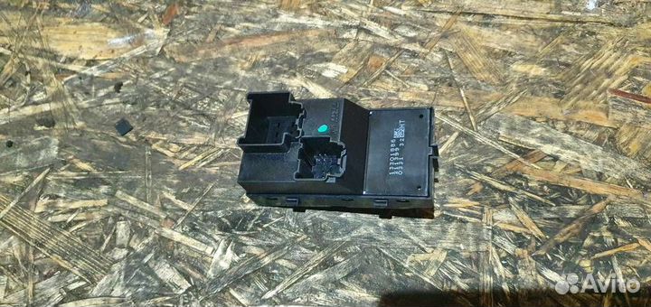 Кнопка стеклоподъемника Opel Insignia 2008-2017