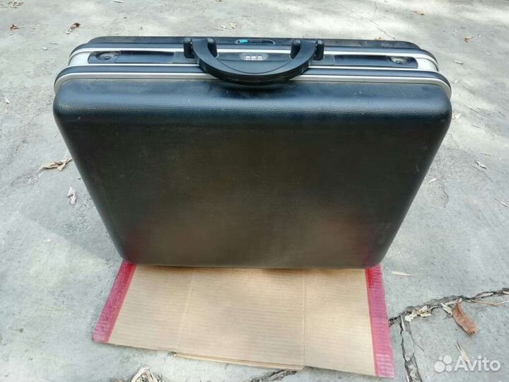 Чемодан для инструмента