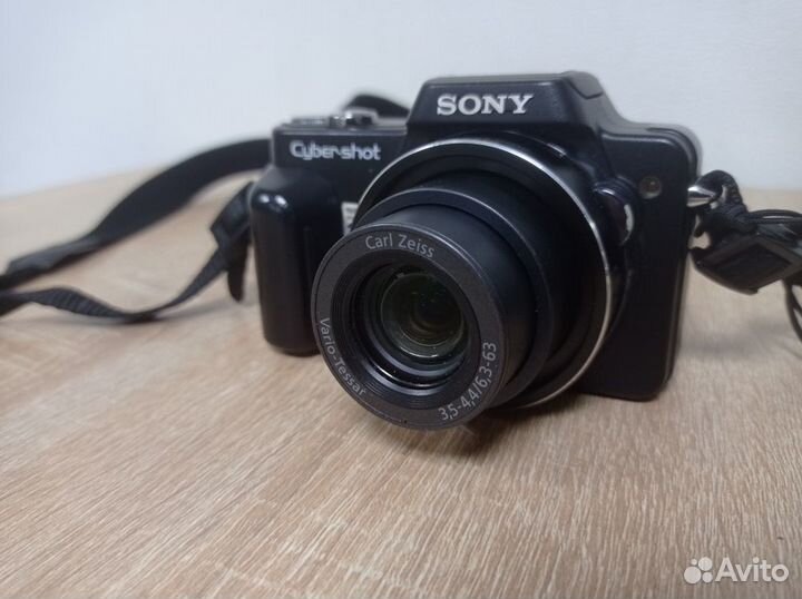 Цифровой фотоаппарат Sony Cyber-Shot DSC-H10