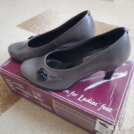 Продам туфли женские
