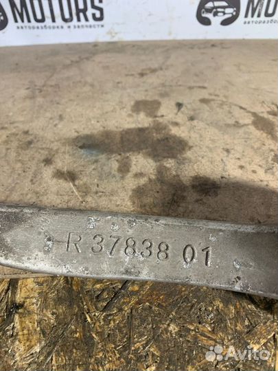 Рычаг подвески передний правый Mercedes-Benz E 220