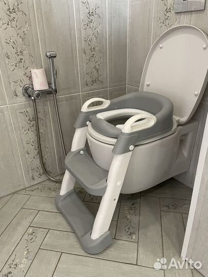 Накладка на унитаз со ступенькой