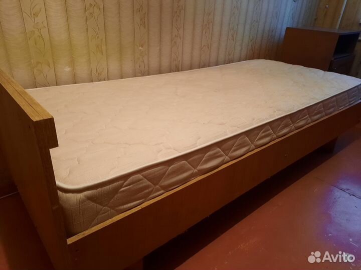 Матрас односпальный почти новый