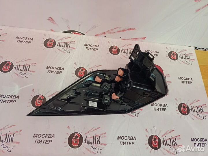 Стоп сигнал наружный задний правый Toyota Rav4