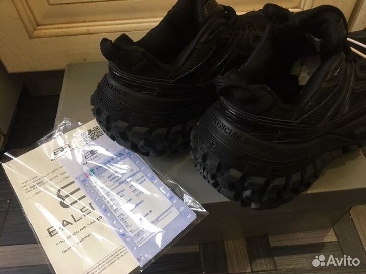 Balenciaga defender