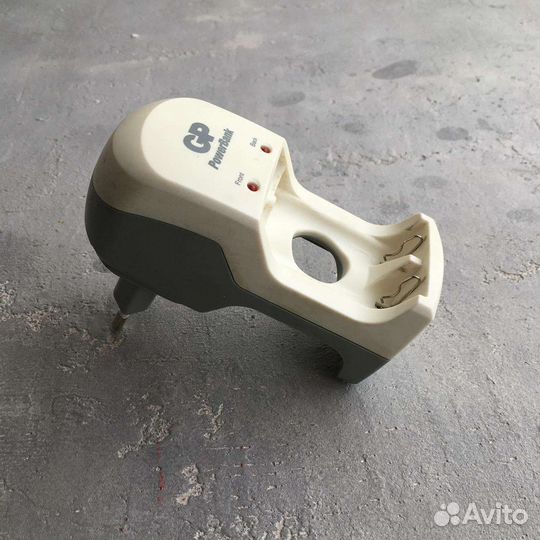 Зарядное устройство для батареек GP PB350GS