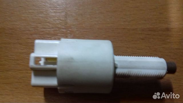 Тойота Королла Е150 концевик под педаль тормоза