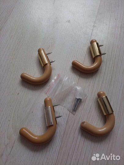 Крючки для одежды