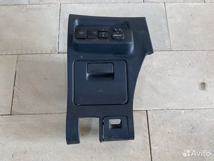 Toyota Corolla 1.6 Кнопки управления зеркалом