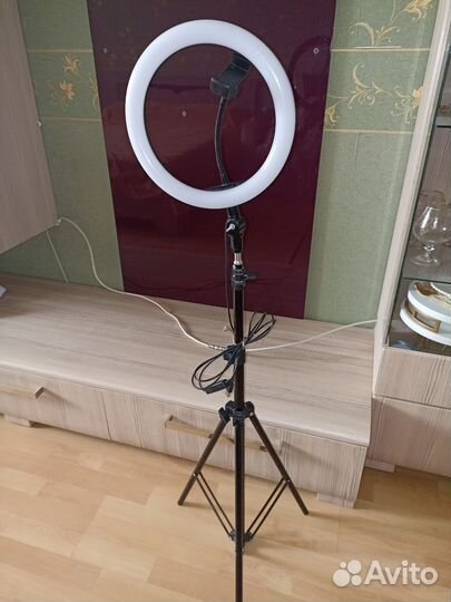 Кольцевая лампа со штативом