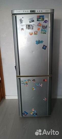 Холодильник Samsung RL33eams глючит