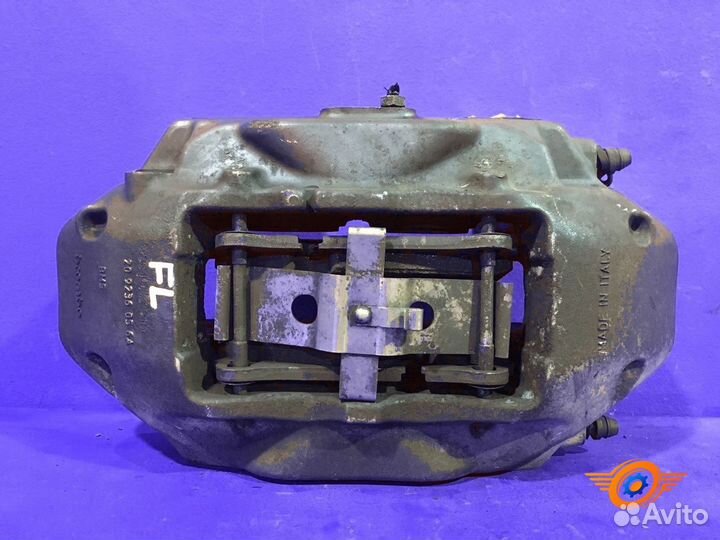 Суппорт передний левый Volkswagen Touareg 2 (Nf)