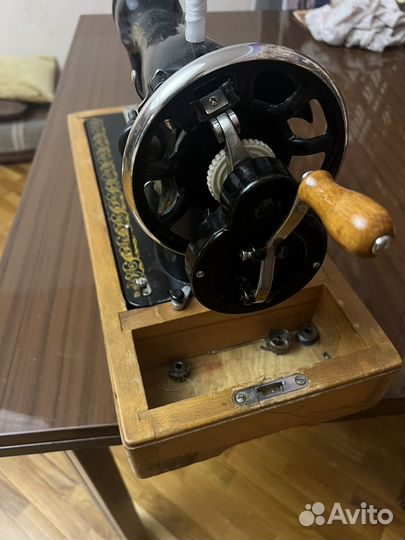 Швейная машинка