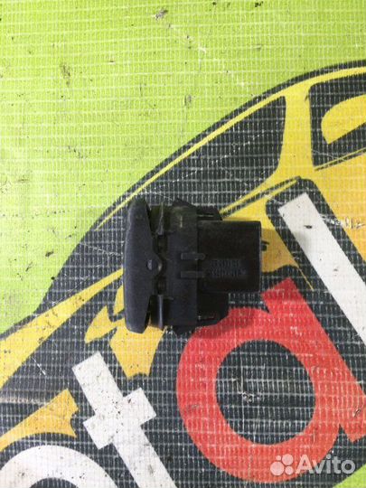 Кнопка стеклоподъемника Ford Focus 2