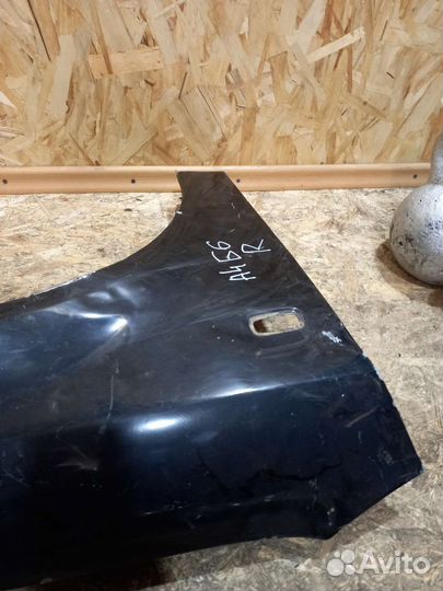 Крыло Правое Ауди А4 Б6 Дефект на фото