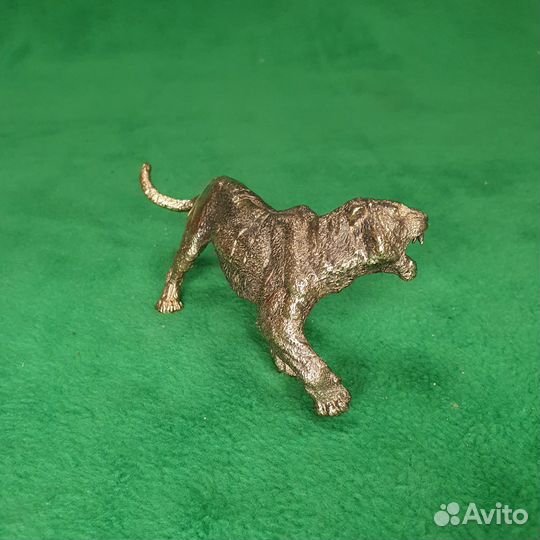 Бронзовая фигурка идущий Тигр символ 2022 года