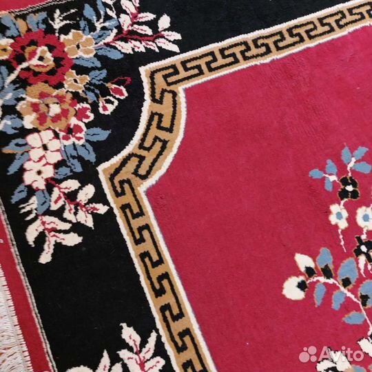 Большой красный ковер 360х 275