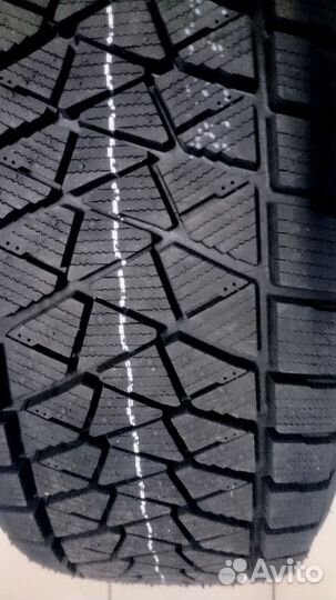 Bridgestone Blizzak DM-V2 255/55 R18 109T