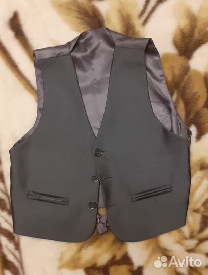 Костюм тройка на мальчика 110