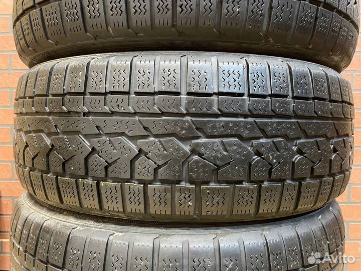 Kumho I'Zen RV Asymmetric 225/65 R17 106H