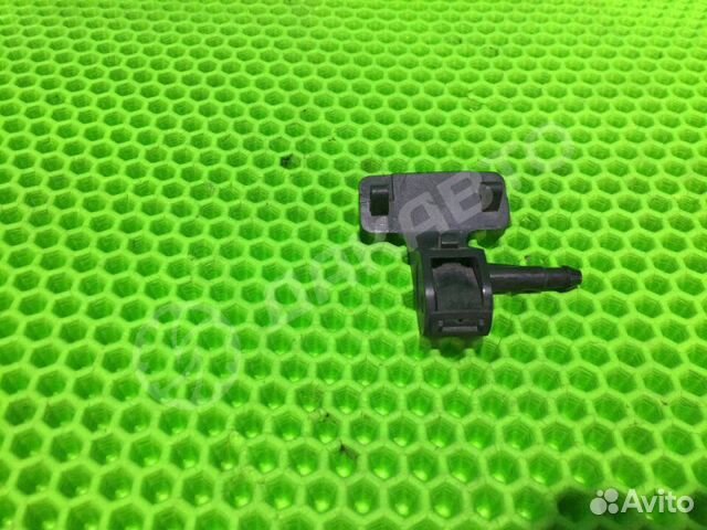 Форсунка омывателя лобового стекла центральная