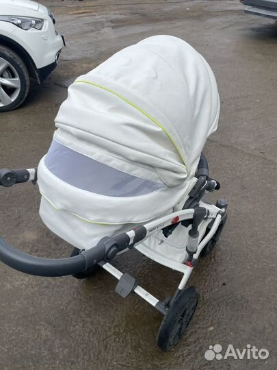 Коляска 3 в 1 с автолюлькой