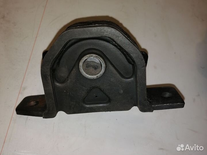 Подушка двигателя Nissan