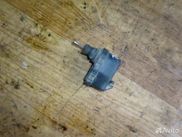 Моторчик корректора фары Volkswagen Golf II/Jetta