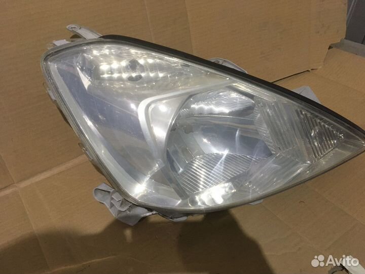Фара Toyota Allion 2003 zzt 240 передняя правая