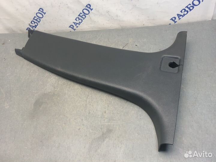 Обшивка ниж правой средней стойки Citroen c3