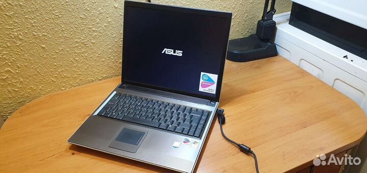 Asus V6000 15