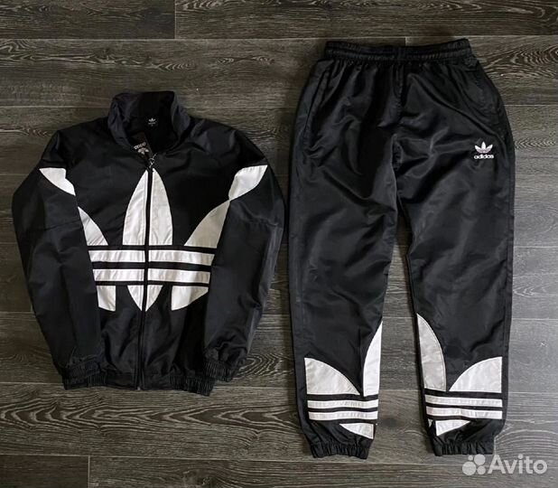 Спортивный костюм adidas